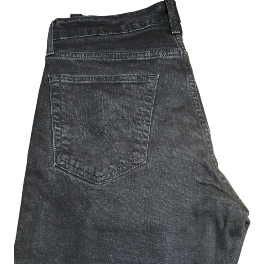 Levis sleek dark